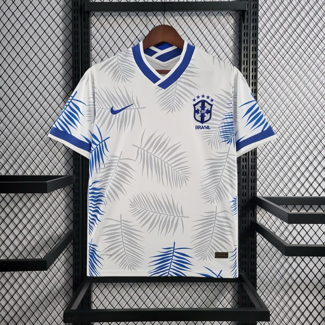 Camiseta de edición especial "Palmas Azules" de Brasil 24/25