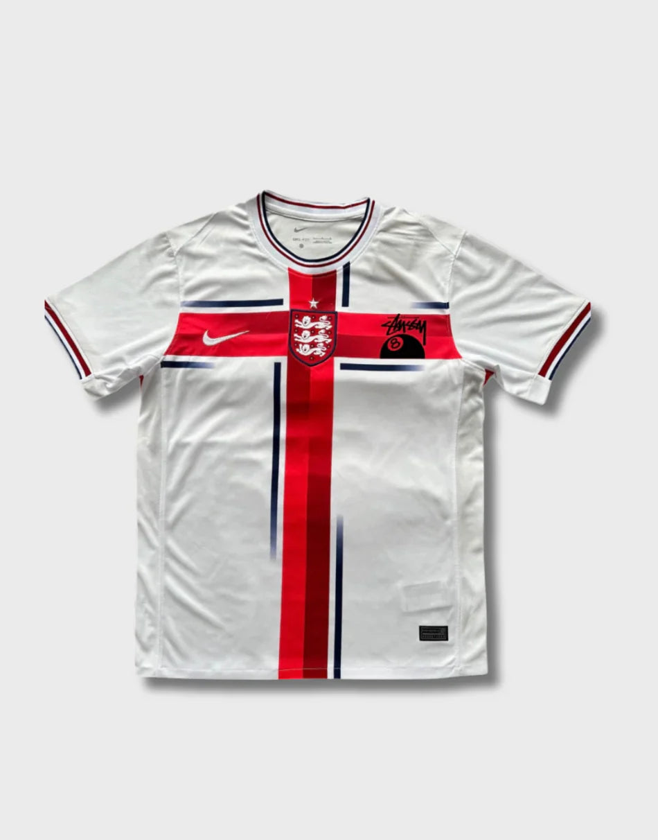CAMISETA STÜSSY x 8BALL “INGLATERRA”
