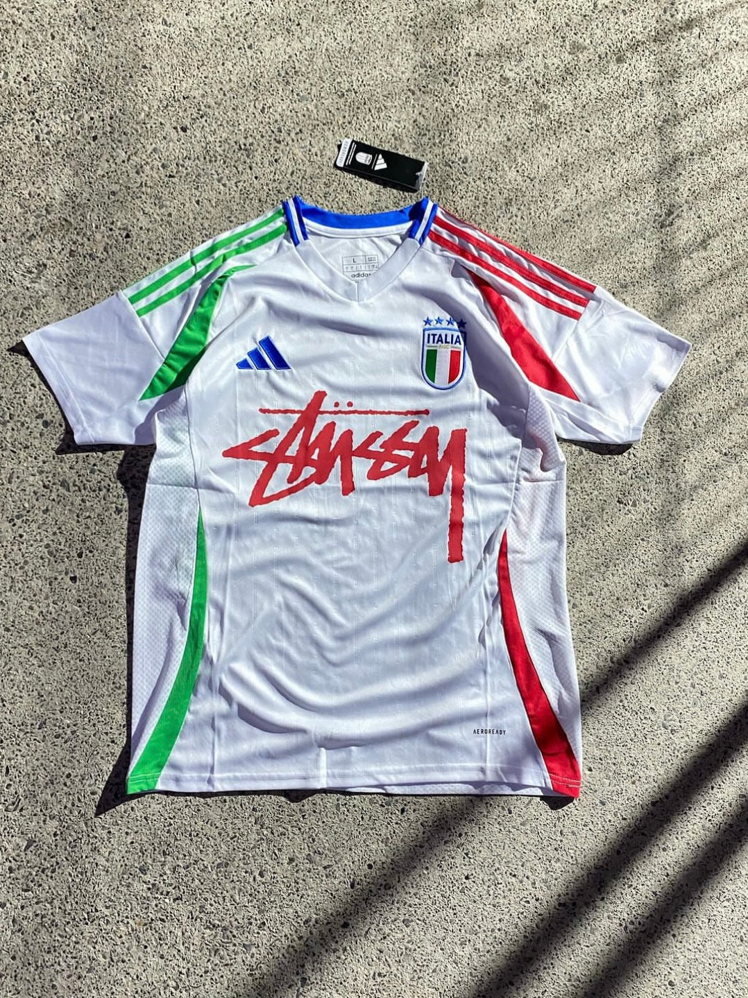 CAMISETA STÜSSY X “ITALY” - blanca (TALLA JUNIOR)