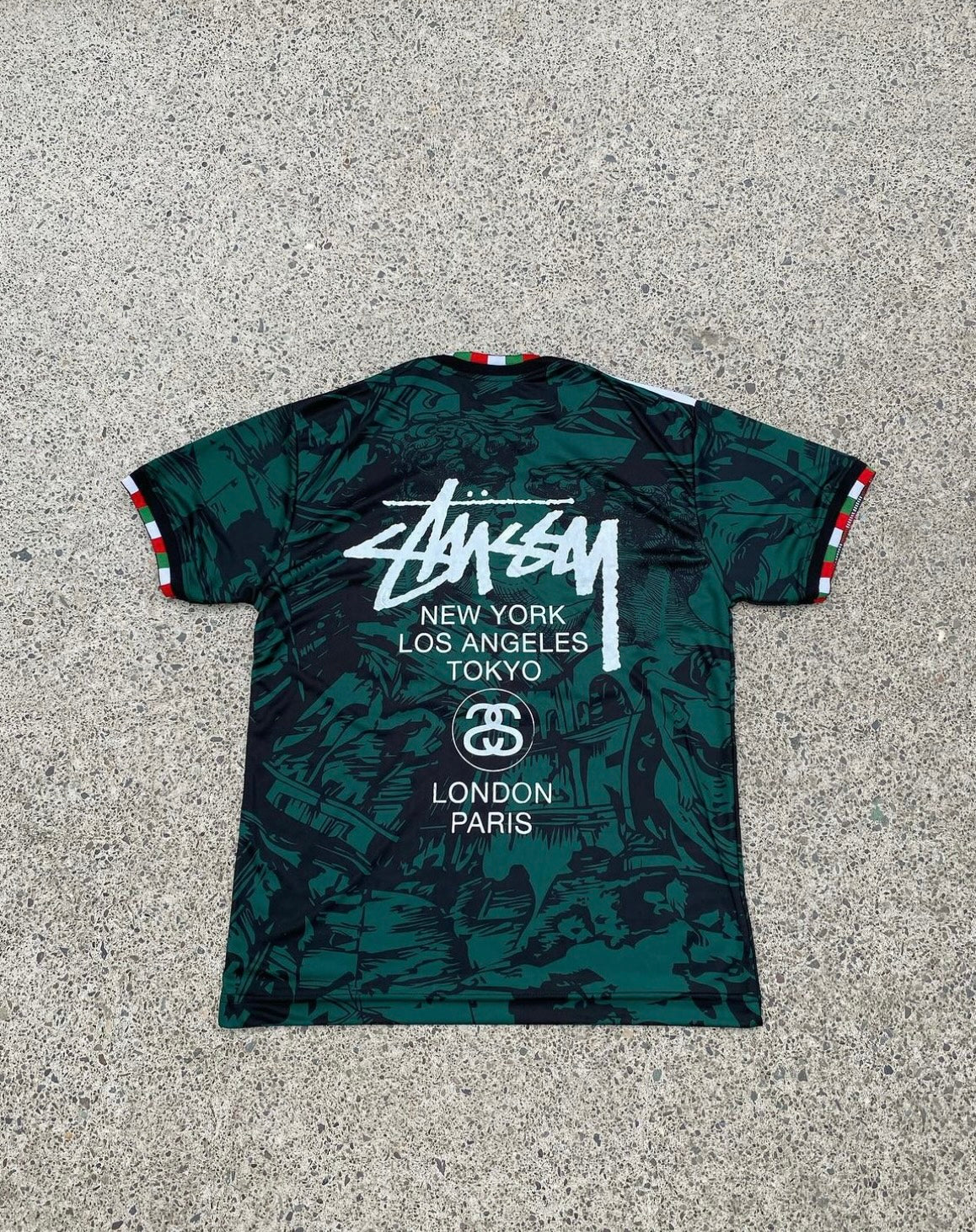 CAMISETA STÜSSY X “ITALY” - Verde