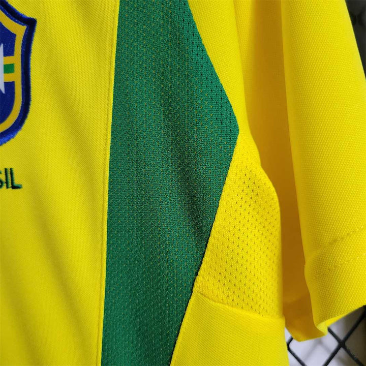 Camiseta retro local de Brasil 2002
