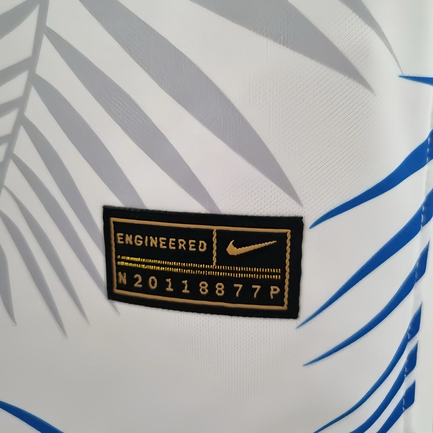 Camiseta de edición especial "Palmas Azules" de Brasil 24/25