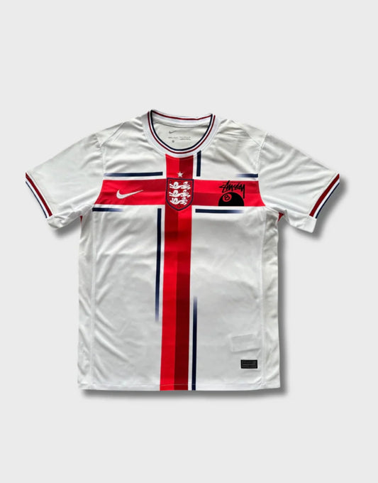 CAMISETA STÜSSY x 8BALL “INGLATERRA”