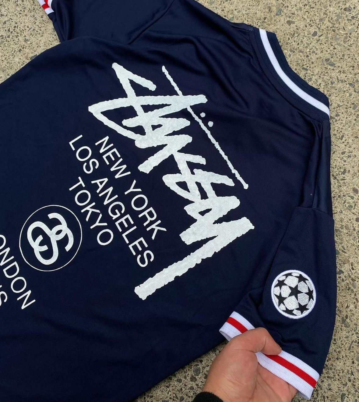 CAMISETA STÜSSY X “PSG”
