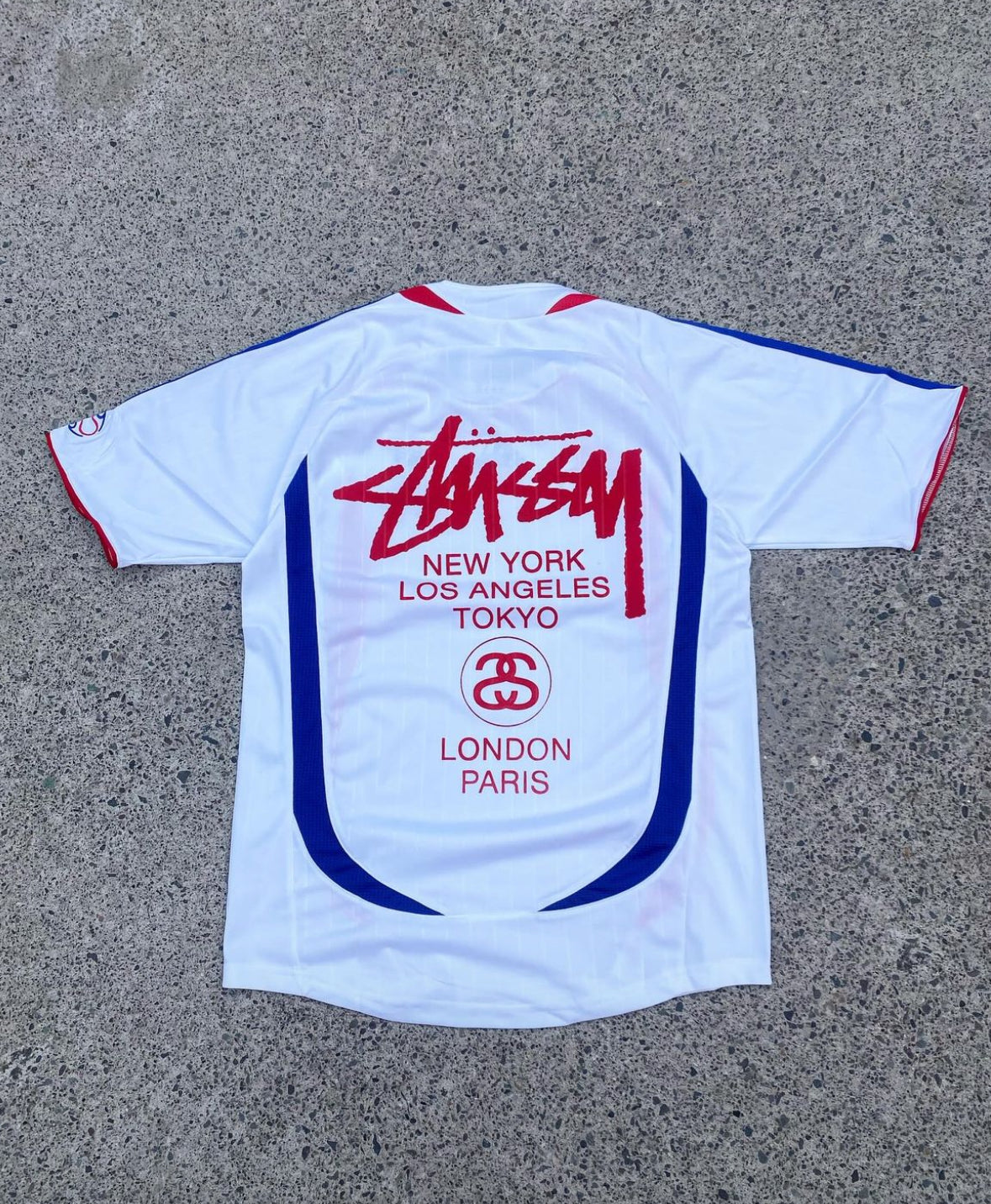 CAMISETA STÜSSY X “FRANCIA”