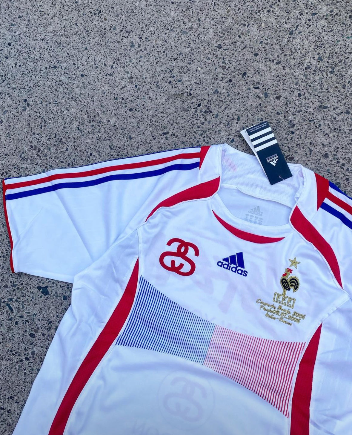 CAMISETA STÜSSY X “FRANCIA”